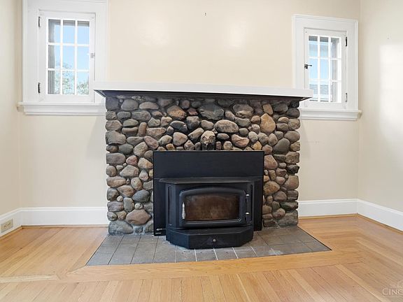 5th image of 3616 Hedgerow Ln