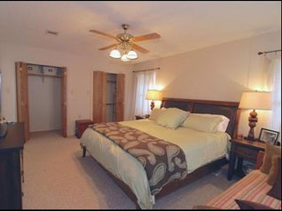 4th image of 614 Rock Harbor Dr