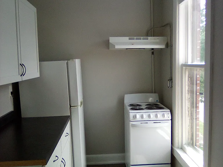 117 N 13th St #4 — Photo 6