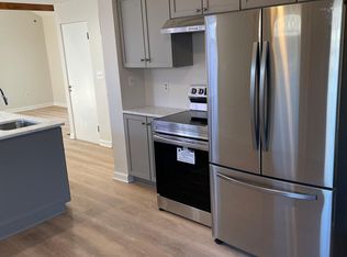 178 W Side Dr, Hamden, CT 06514