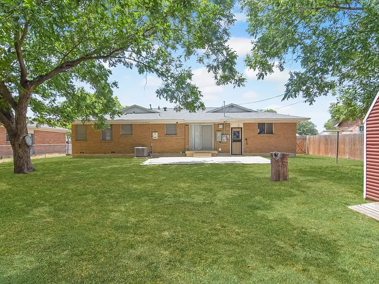 1306 Pine Dr — Photo 16