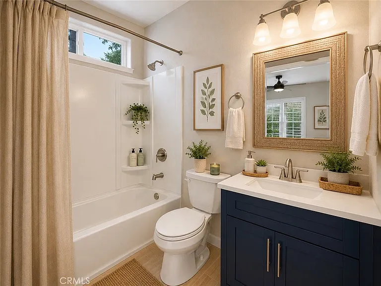1792 N Ann St — Photo 32