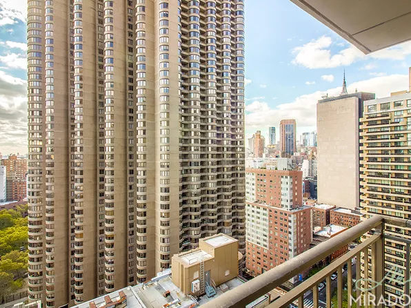 330 East 39th Street image 1 of 14