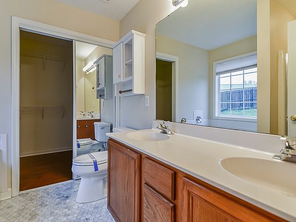 4th image of 193 Brookstone Dr