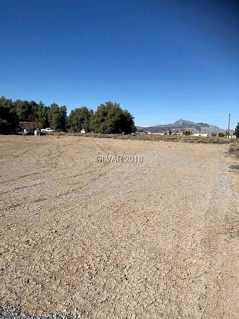 1st image of 3200 Shelly Ln