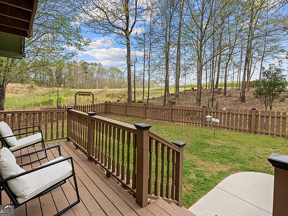5th image of 3883 Johnston Rd