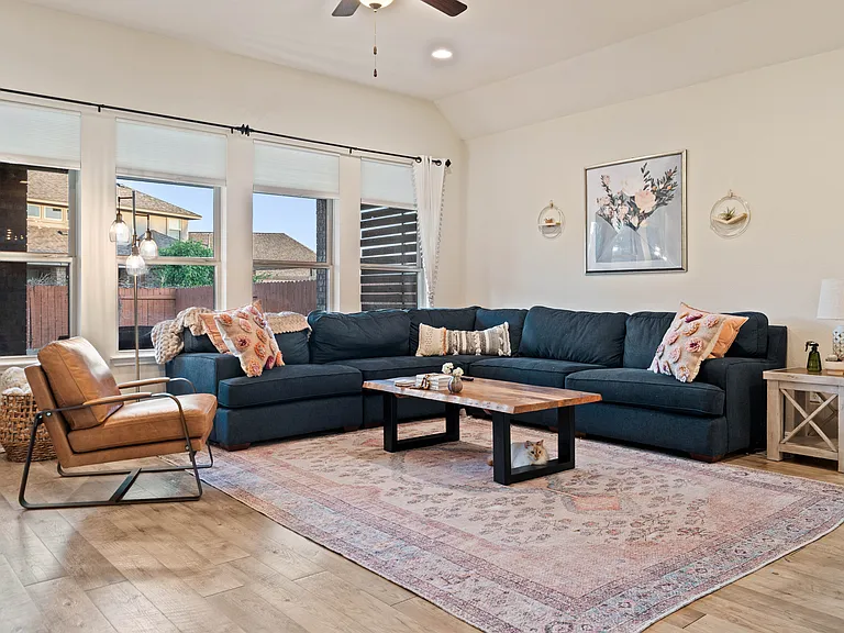 2428 Granite Hill Dr — Photo 41