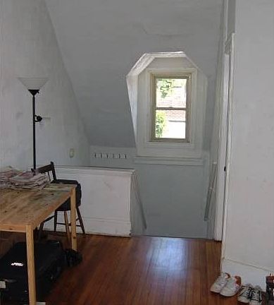 LR Stairwell down