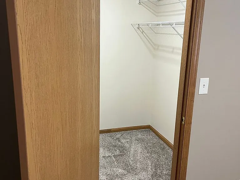 Deer Park Apartments — Photo 77