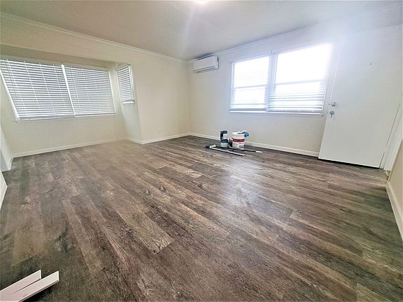 2nd image of 1307-1309 La Brea Ave #109