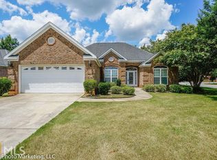 200 Manchester Ln, Byron, GA 31008