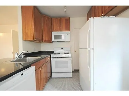 Rented by Keller Williams NYC | media 23