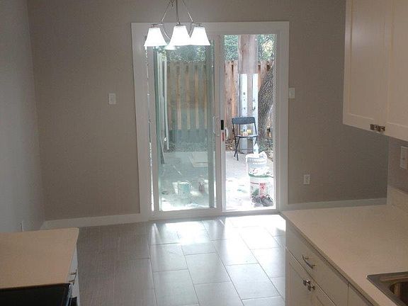 4th image of 1807 Harbor Dr APT B
