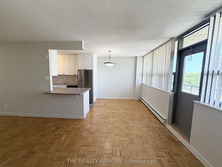 1209 Richmond St #903 — Photo 3