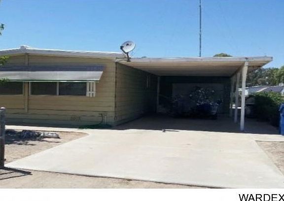 3rd image of 1045 E Pecan Dr