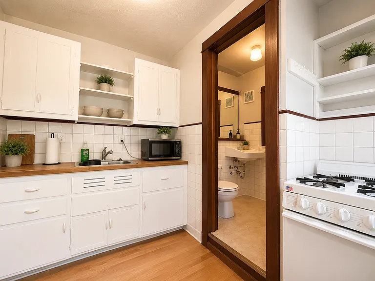 1719 Chadbourne Ave — Photo 3