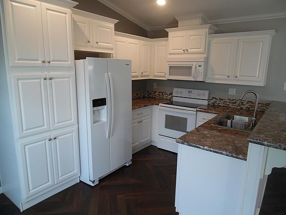 4th image of 1575 Pel St #223