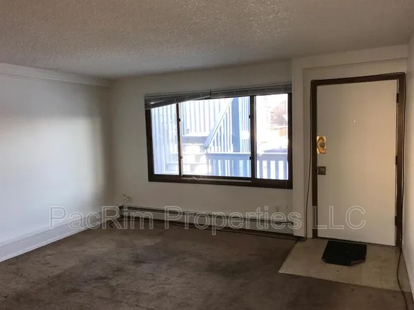 8850 Cordell Cir APT 3, Anchorage, AK 99502