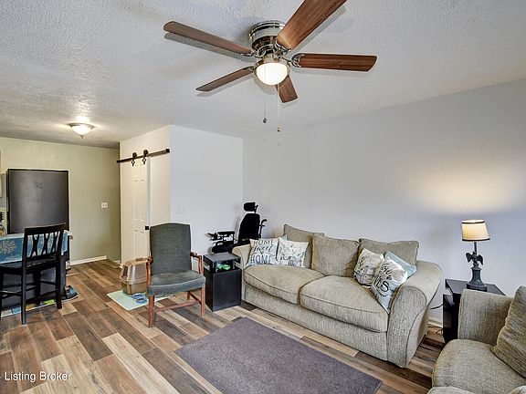 3rd image of 9711 Scarborough Ave