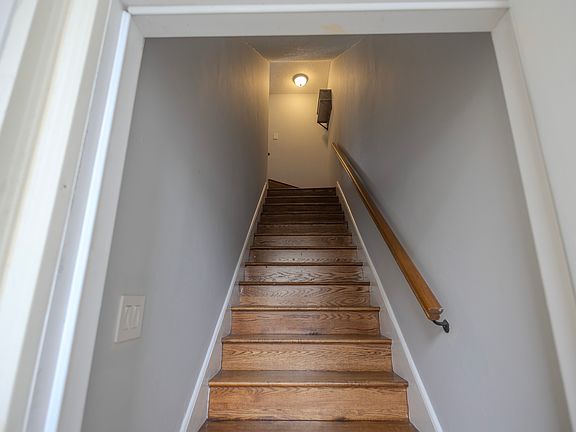 3rd image of 1948 E Ocean View Ave #18