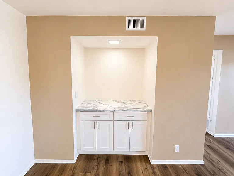 The Del Ciervo Apartments — Photo 44