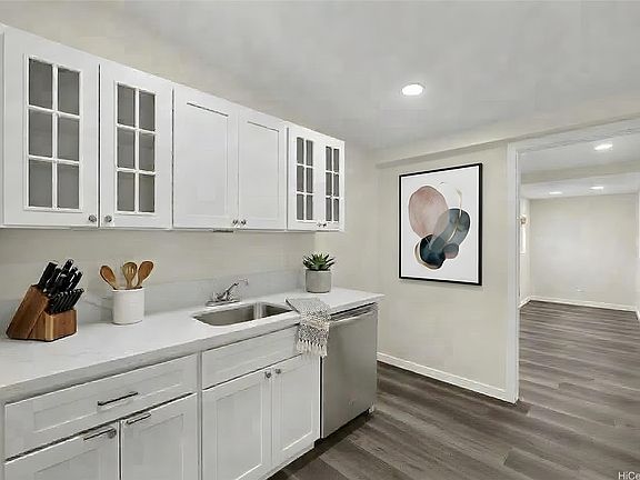 4th image of 1016 Valley View Dr