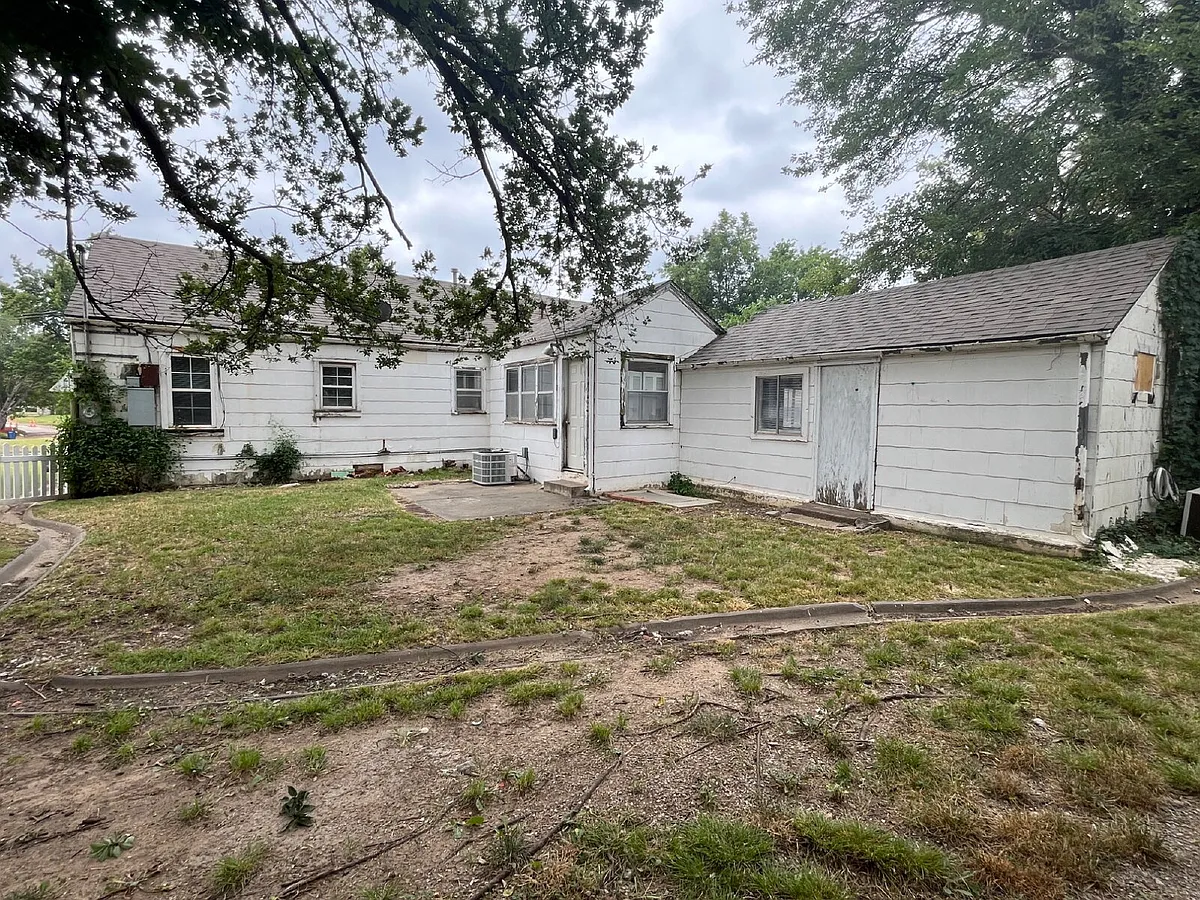 Building Photo - 1706 W Arrowhead Pl