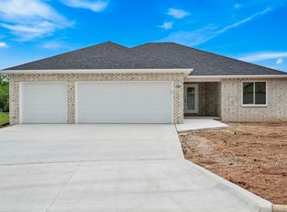 3287 S Greenway Dr, Springfield, MO 65807