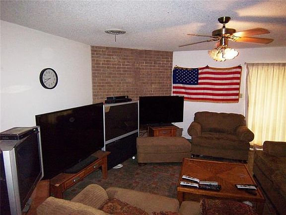 4th image of 4442 Carrie Ann Ln
