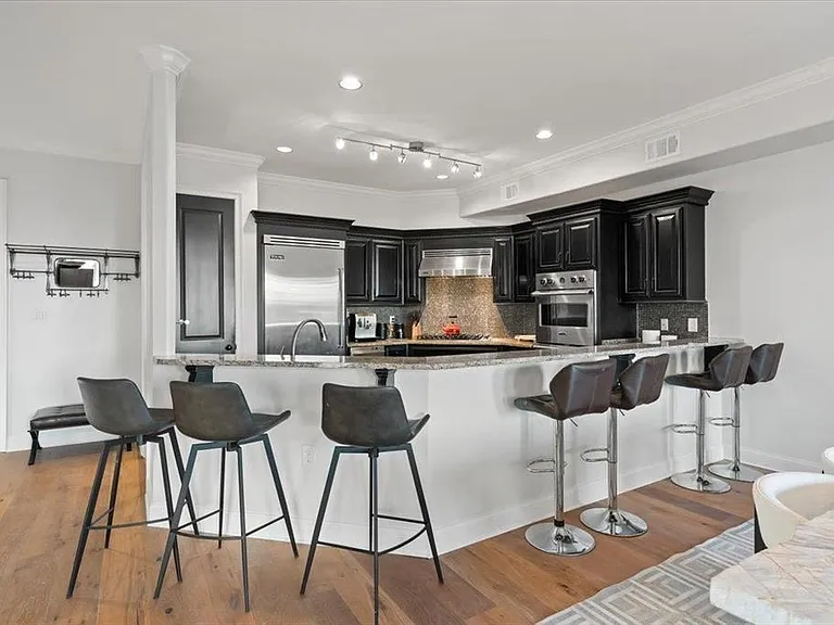 65 E Pontotoc Ave #301 — Photo 7