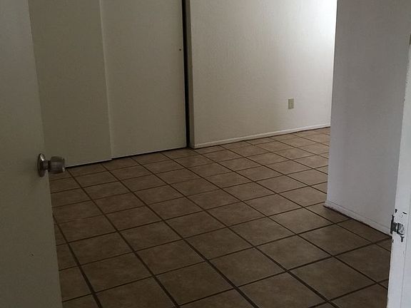 5th image of 295 S 18th Pl