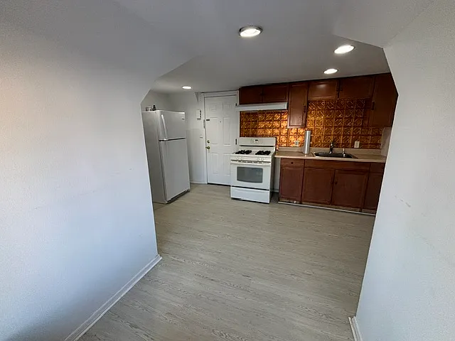 Building Photo - 335 75th St #3