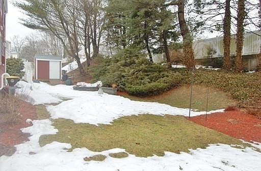 5th image of 20 Elizabeth Ln