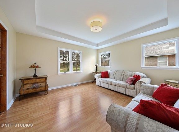 3rd image of 135 E Washington Blvd