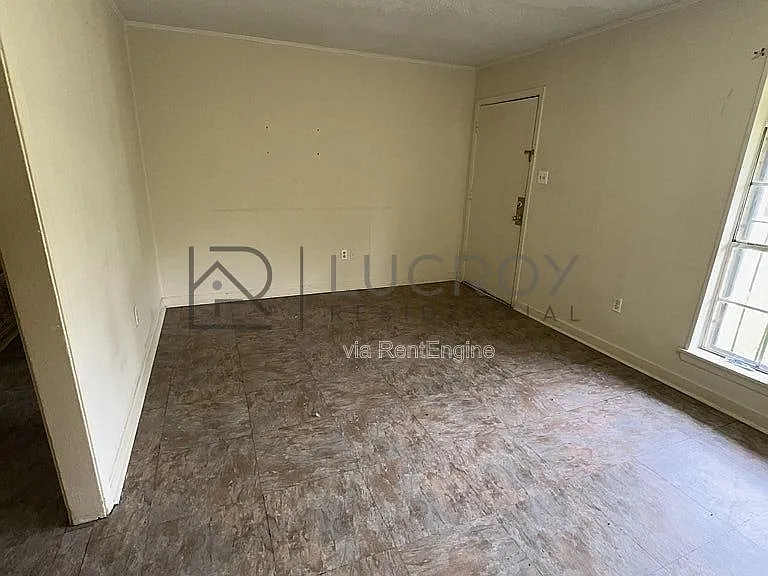 6521 Lyndon B Johnson Dr — Photo 2