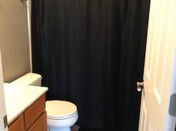 75 Oleander Dr