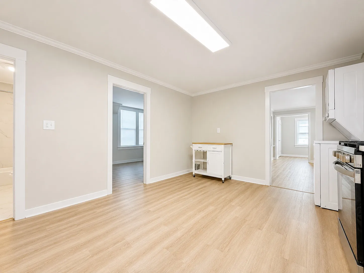 2 bed, 1230 sqft, $1,900 — Photo 2