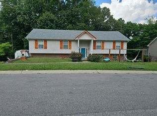 825 Leigh Ann Dr, Clarksville, TN 37042