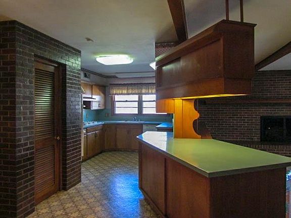 4th image of 3204 43rd St