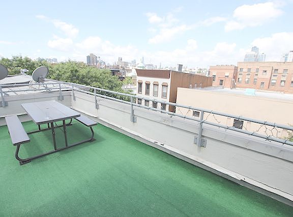 4th image of 583 Driggs Ave APT 4F