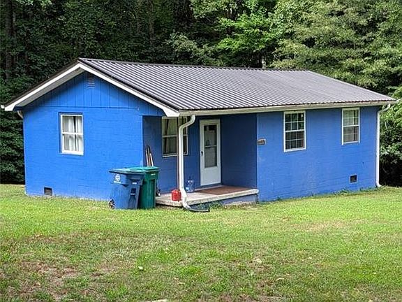 3rd image of 135 Redbud Rd