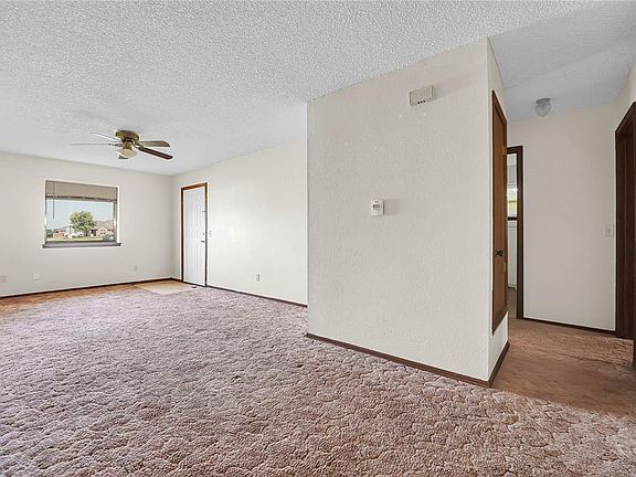 5th image of 418 N Electra St