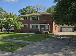 1703 Carlton Rd, Parma, OH 44134