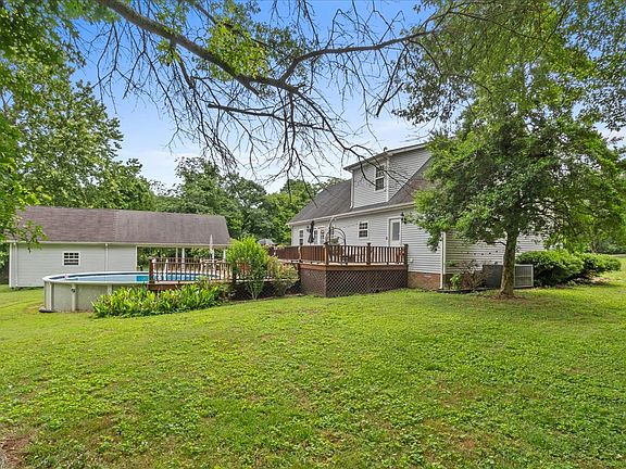 5th image of 187 Garland Dr