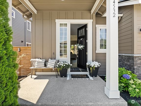 2nd image of 14532 200th Avenue E