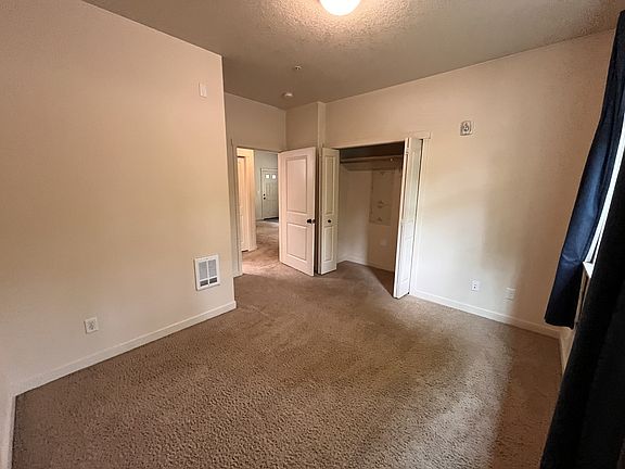 5th image of 7907 NE Rockne Way #1