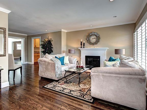 3rd image of 304 La Casa Ave