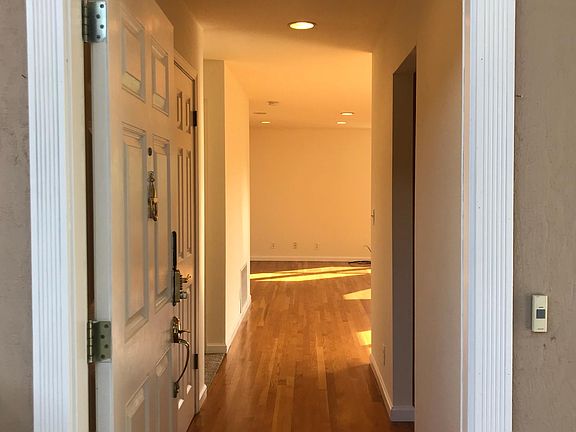 3rd image of 845 Live Oak Ave #1