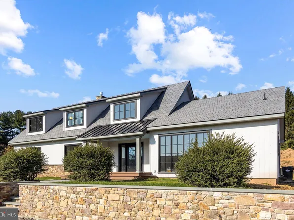 385 Pineville Rd, Newtown, PA 18940