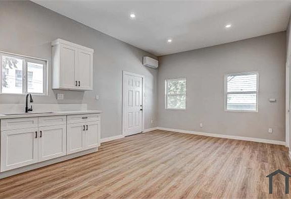 4th image of 1435 W 2nd St #1435